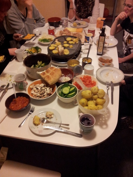 Datei:Treffen 20140129 Raclette1.jpg